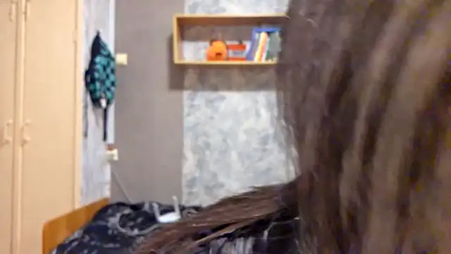 Snapshot of Beeping_Creature chatting on 11/16/25, 04:23 Beeping Creature online show from 11/16/25, 04:23