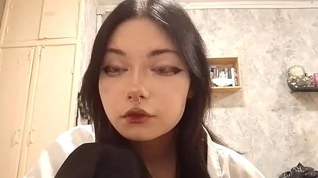 Snapshot of Beeping_Creature chatting on 11/02/25, 01:05 Beeping Creature online show from 11/02/25, 01:05