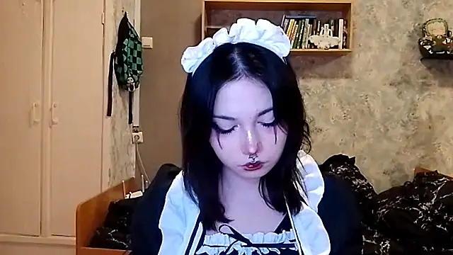 Snapshot of Beeping_Creature chatting on 10/31/25, 04:25 Beeping Creature online show from 10/31/25, 04:25