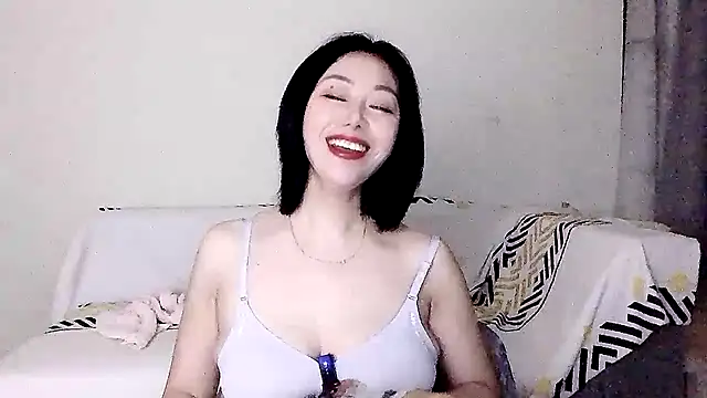 Snapshot of Smile-- chatting on 10/09/25, 03:12 Smile-- online show from 10/09/25, 03:12