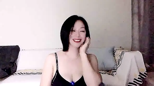 Snapshot of Smile-- chatting on 10/11/25, 03:35 Smile-- online show from 10/11/25, 03:35