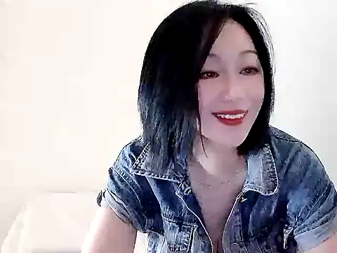Snapshot of Smile-- chatting on 10/08/25, 02:57 Smile-- online show from 10/08/25, 02:57