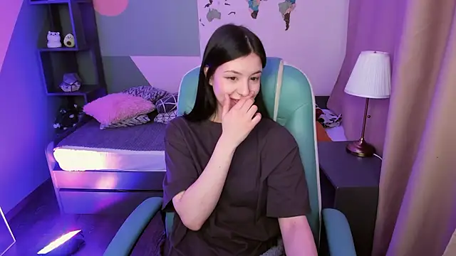 Snapshot of Azaliya_Haze chatting on 02/20/26, 05:26 Azaliya Haze online show from 02/20/26, 05:26