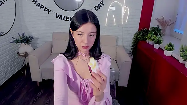 Snapshot of Azaliya_Haze chatting on 02/14/26, 05:40 Azaliya Haze online show from 02/14/26, 05:40