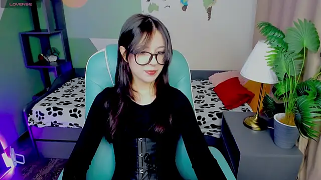 Azaliya Haze online show from 11/19/25, 08:20