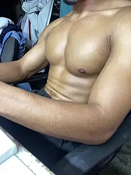 Snapshot of El_morx chatting on 12/17/25, 04:50 El morx online show from 12/17/25, 04:50