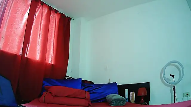 Snapshot of MissAsly chatting on 12/01/25, 04:41 MissAsly online show from 12/01/25, 04:41