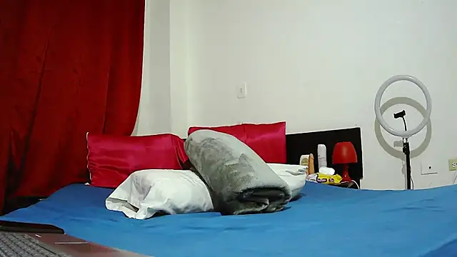 Snapshot of MissAsly chatting on 11/15/25, 10:30 MissAsly online show from 11/15/25, 10:30