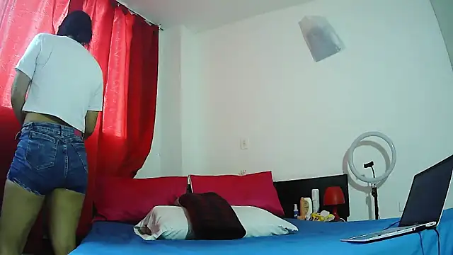 Snapshot of MissAsly chatting on 11/16/25, 04:34 MissAsly online show from 11/16/25, 04:34