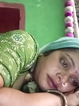 Snapshot of Na_shreya chatting on 10/31/25, 06:37 Na shreya online show from 10/31/25, 06:37