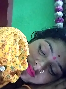 Snapshot of Na_shreya chatting on 10/25/25, 03:45 Na shreya online show from 10/25/25, 03:45