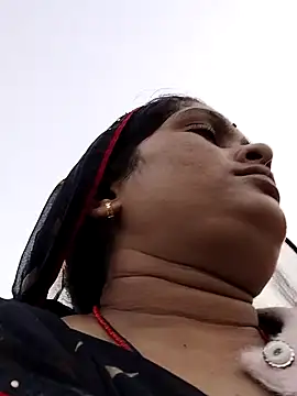 Snapshot of Na_shreya chatting on 11/21/25, 11:42 Na shreya online show from 11/21/25, 11:42