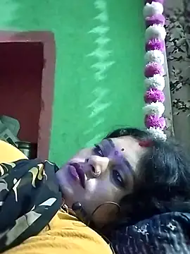 Snapshot of Na_shreya chatting on 10/28/25, 09:47 Na shreya online show from 10/28/25, 09:47