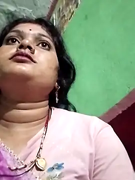 Snapshot of Na_shreya chatting on 10/30/25, 10:17 Na shreya online show from 10/30/25, 10:17