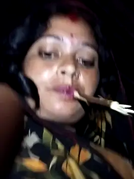 Snapshot of Na_shreya chatting on 10/22/25, 12:21 Na shreya online show from 10/22/25, 12:21