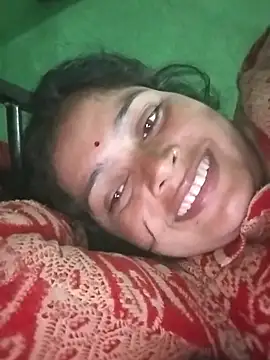 Snapshot of Na_shreya chatting on 11/17/25, 02:32 Na shreya online show from 11/17/25, 02:32