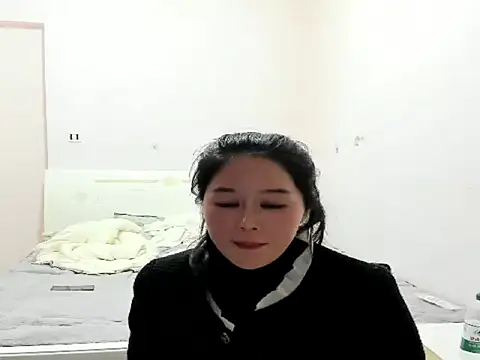 Snapshot of xx100403 chatting on 10/21/25, 12:26 xx100403 online show from 10/21/25, 12:26