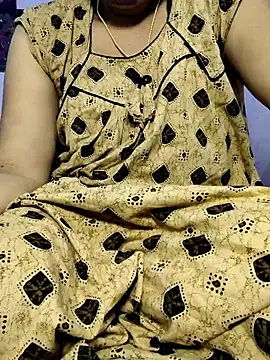 Snapshot of neha_kumari16 chatting on 10/07/25, 06:03 neha kumari16 online show from 10/07/25, 06:03
