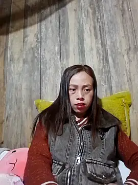 Tuyet xx online show from 12/15/25, 02:17