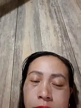 Tuyet xx online show from 10/06/25, 08:15