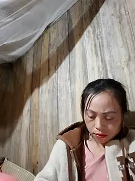 Tuyet xx online show from 10/29/25, 08:41