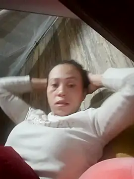 Tuyet xx online show from 11/12/25, 10:46