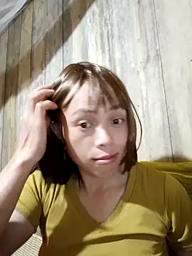 Tuyet xx online show from 10/31/25, 02:13