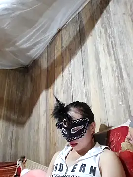 Tuyet xx online show from 10/13/25, 02:57