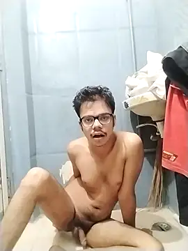 sexybobby13 online show from 11/07/25, 08:41