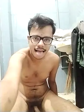 sexybobby13 online show from 10/28/25, 09:08