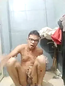 sexybobby13 online show from 12/15/25, 10:21