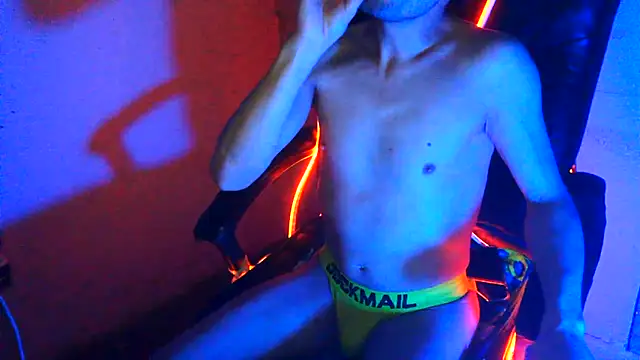 Snapshot of highinhtxx chatting on 02/15/26, 06:14 highinhtxx online show from 02/15/26, 06:14