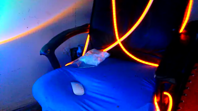 Snapshot of highinhtxx chatting on 02/22/26, 10:06 highinhtxx online show from 02/22/26, 10:06