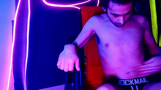 Snapshot of highinhtxx chatting on 01/06/26, 08:57 highinhtxx online show from 01/06/26, 08:57