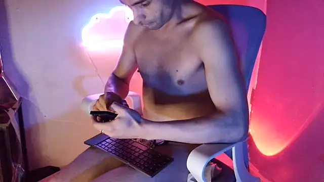 highinhtxx online show from 04/07/26, 06:37