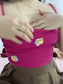 Snapshot of lee_ly chatting on 11/06/25, 06:28 lee ly online show from 11/06/25, 06:28