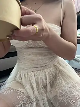 lee ly online show from 04/13/26, 05:11