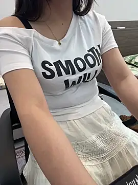 lee ly online show from 04/04/26, 07:04