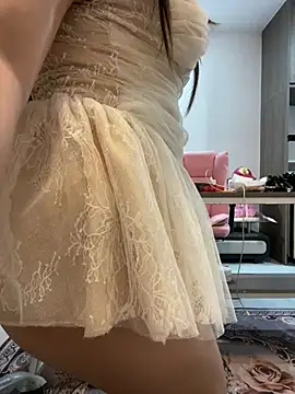 lee ly online show from 04/10/26, 04:47