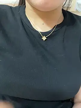 Snapshot of lee_ly chatting on 10/06/25, 01:56 lee ly online show from 10/06/25, 01:56