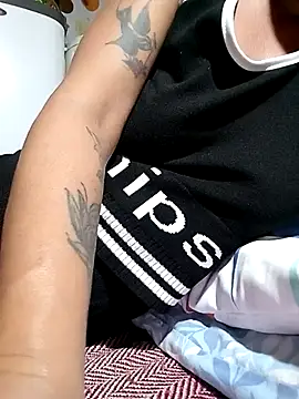 Hotmommax online show from 02/09/26, 07:23