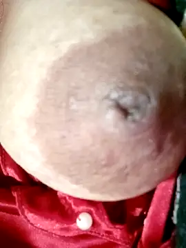 Hotmommax online show from 10/29/25, 05:45