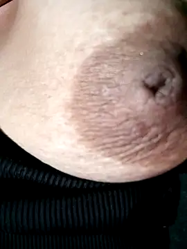 Hotmommax online show from 02/02/26, 08:41