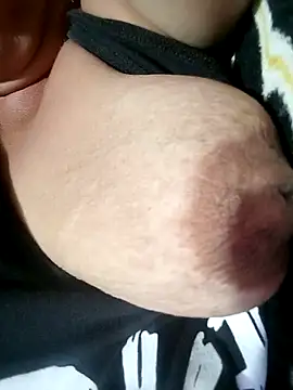 Hotmommax online show from 10/07/25, 08:10