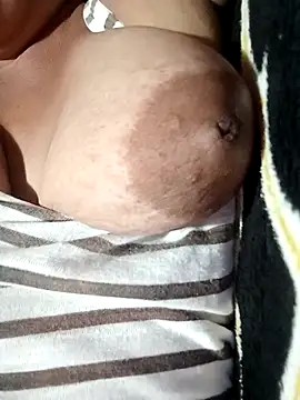 Hotmommax online show from 11/27/25, 06:30