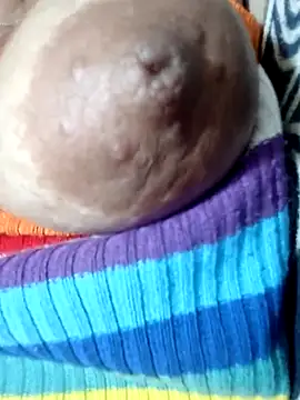 Hotmommax online show from 04/07/26, 10:44