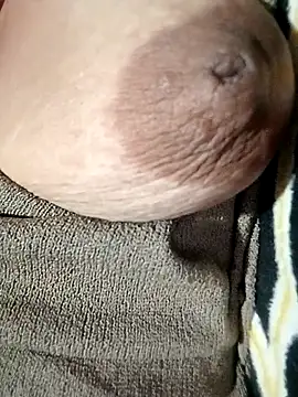 Hotmommax online show from 10/26/25, 06:30