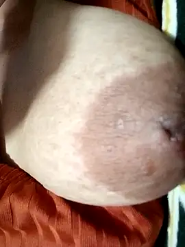 Hotmommax online show from 10/09/25, 05:24