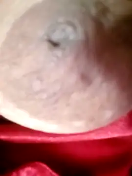 Hotmommax online show from 02/04/26, 11:49