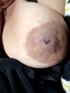 Hotmommax online show from 02/13/26, 08:20